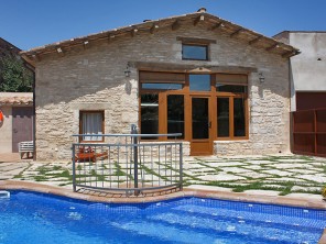 Charming 2 Bedroom Cottage near Lake Banyoles, Catalonia, Spain